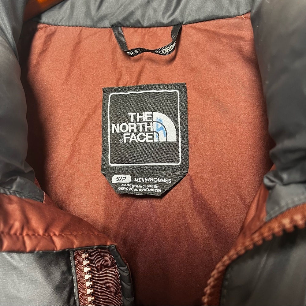 The North Fave 700 Down Puffer Jacket Maroon and Black Size Small - Picture 5 of 10